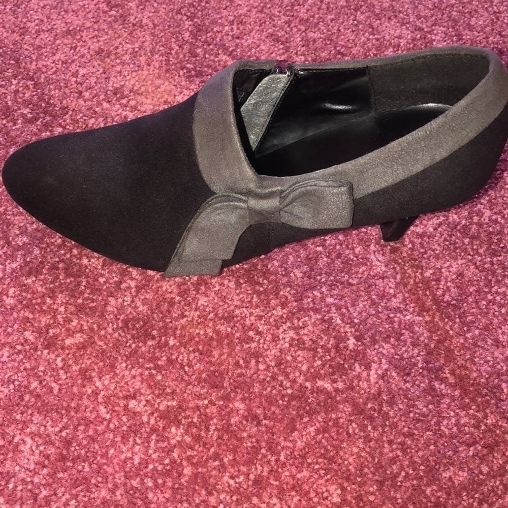 Covington Heels - Picture 2 of 7
